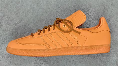 trägt pharrell william adidas schuhe|Pharrell Williams Adidas samba.